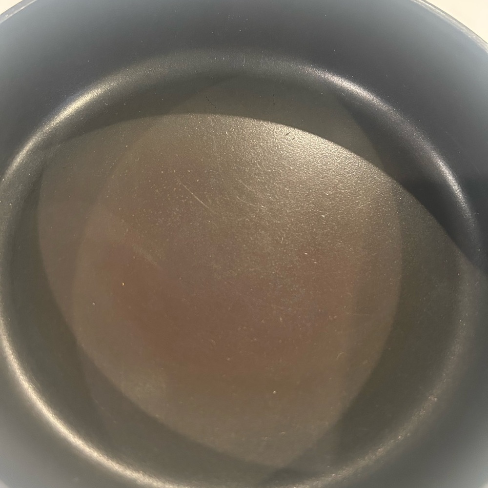 All Clad non stick 8” frying pan - Picture 3 of 4